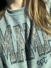 Load image into Gallery viewer, Mama est SWEATSHIRT

