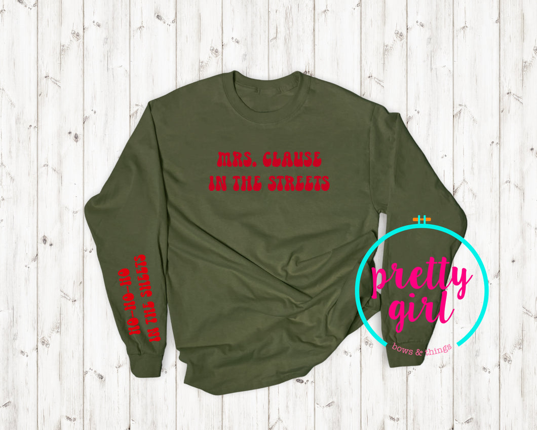 Mrs. Claus in the streets ADULT TSHIRT